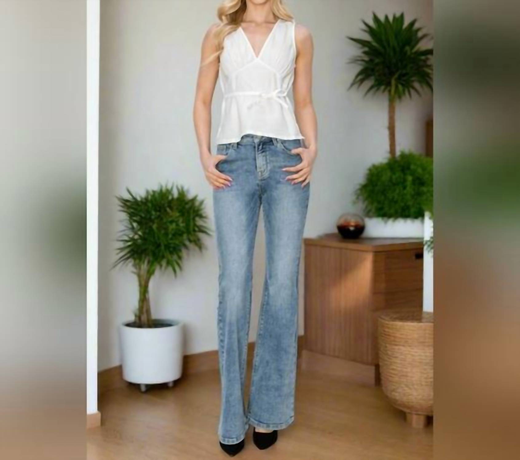Risen - Mid Rise Flare Jean