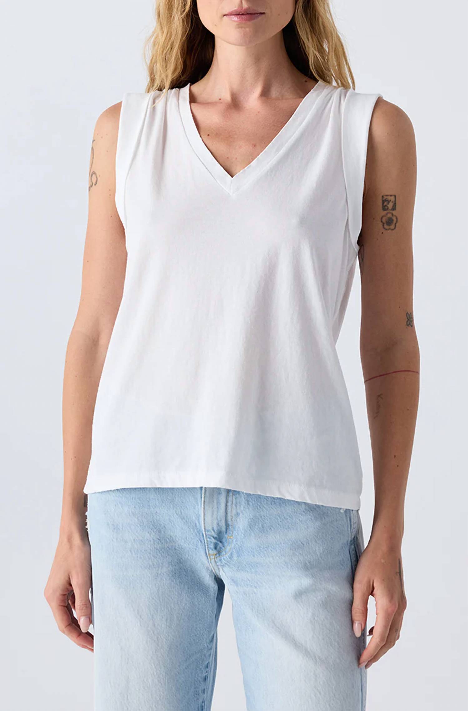 Amo - Dona Tee