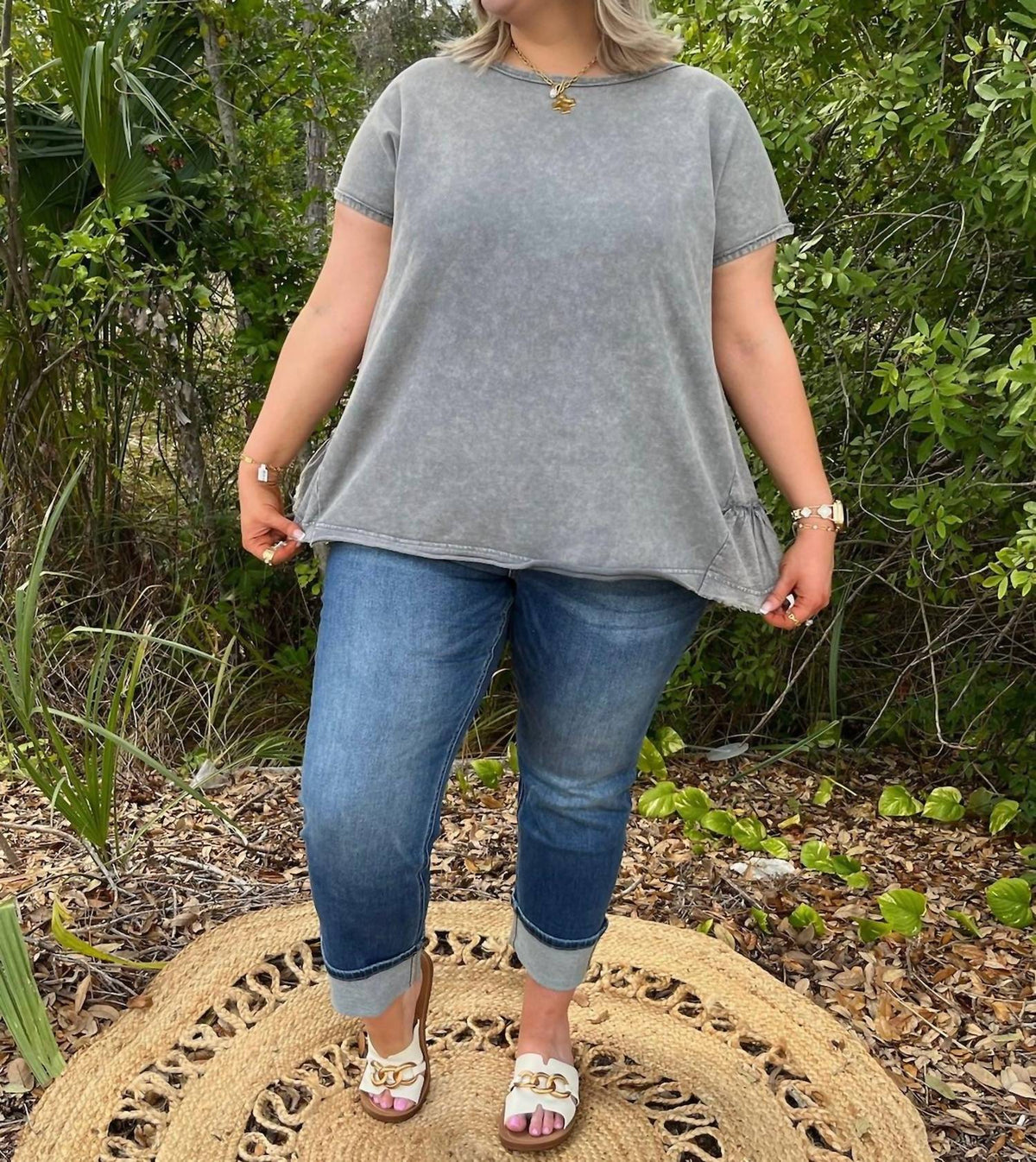 Easel - Ruffle Bottom Top