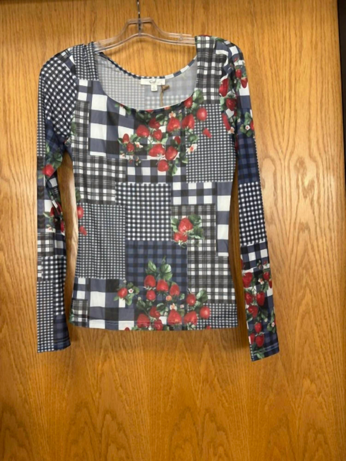 Easel - Women's Long-Sleeve Knit Top