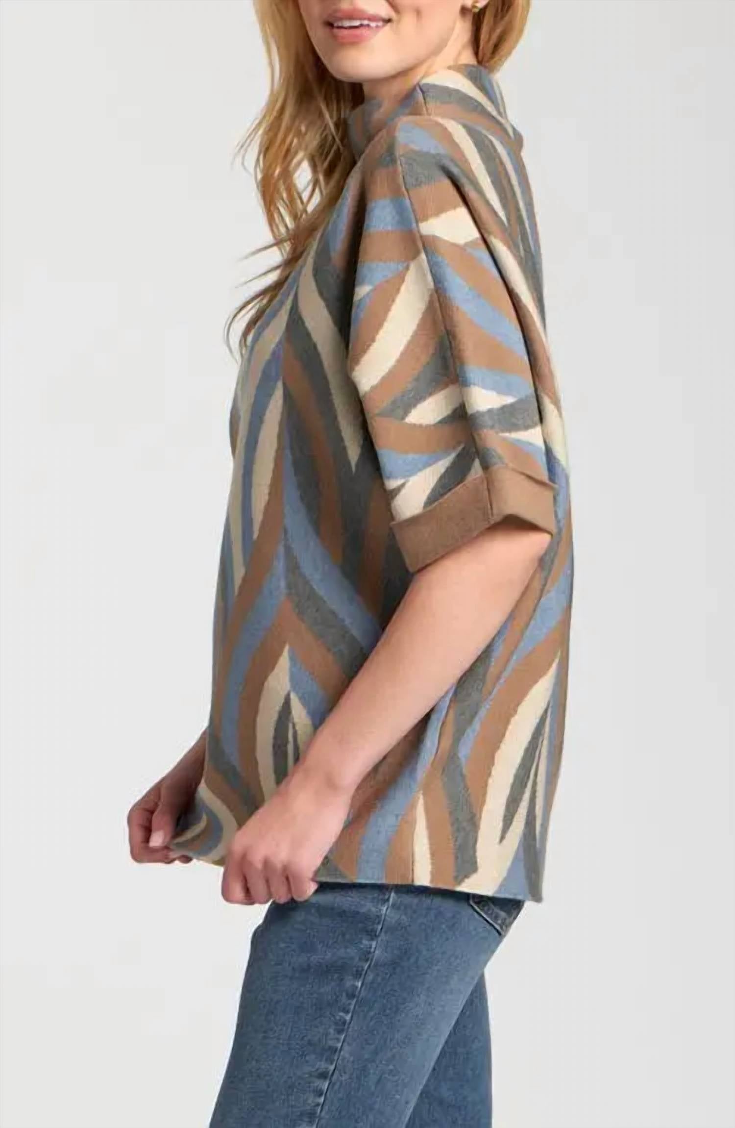 Apny - Interlacing Lines Cowl Neck Sweater