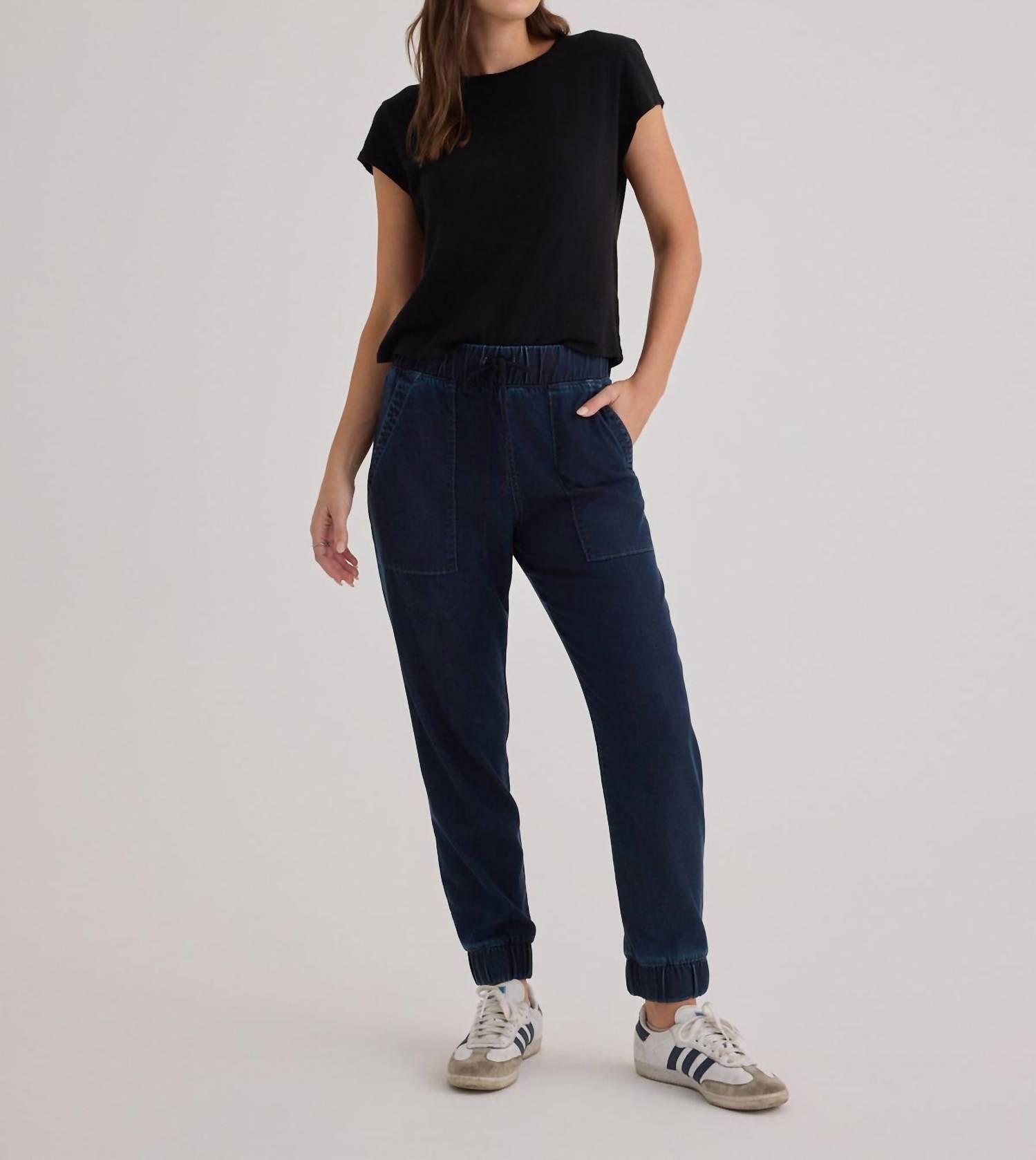 Bella Dahl Pocket Jogger Denim in midnight rinse wash - women's pants