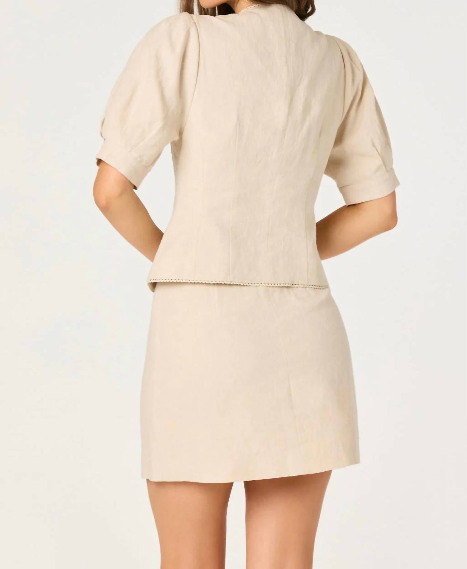 Astr - Cailey Linen Puff Sleeve Button-front Top