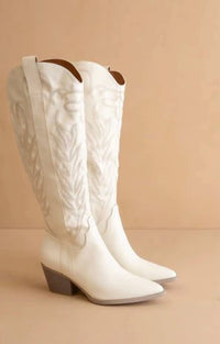 Oasis Society - Women's Savannah Embroidered Western Boot