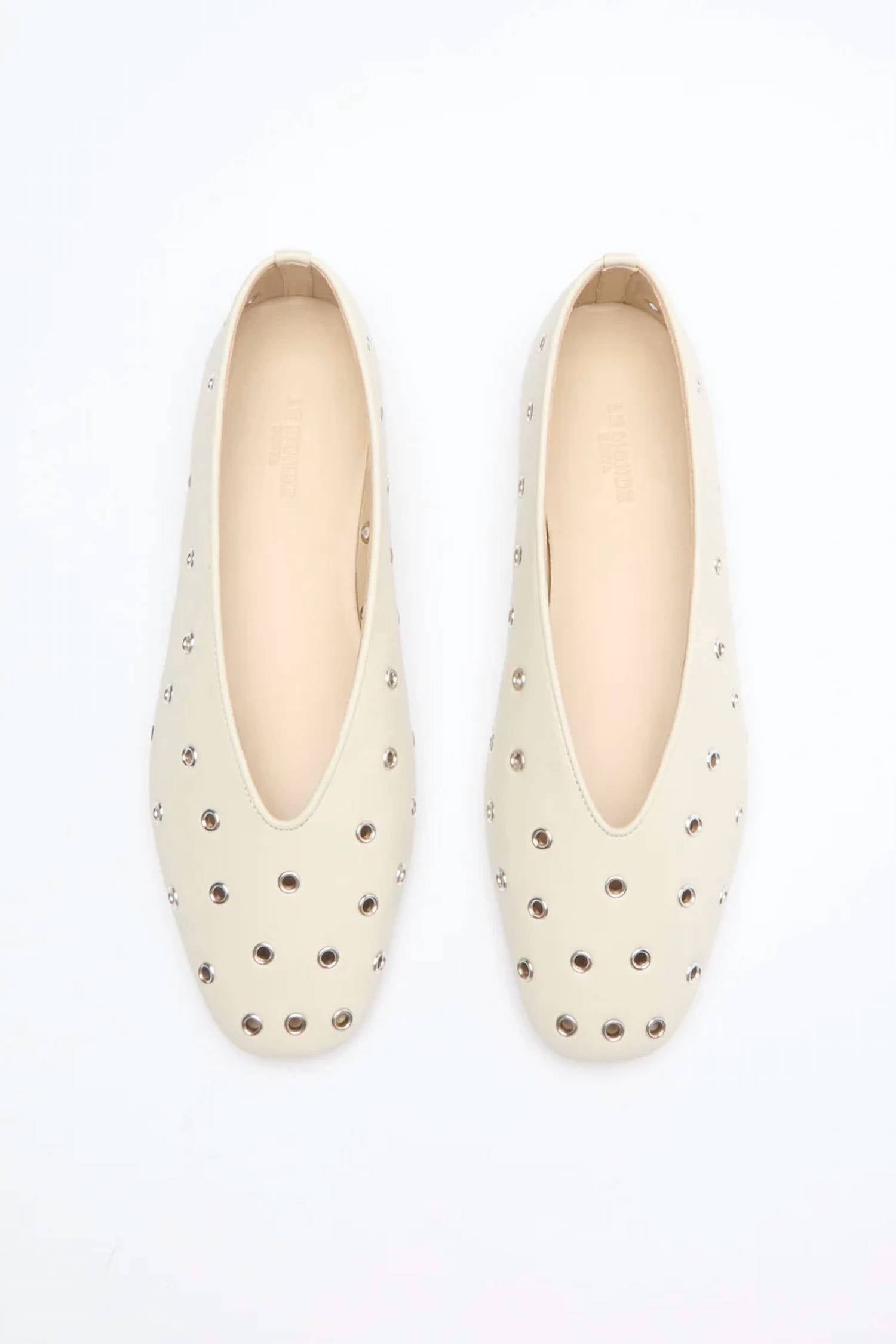 Le Monde Béryl - Women's Regency Eyelet Studded Leather Slipper