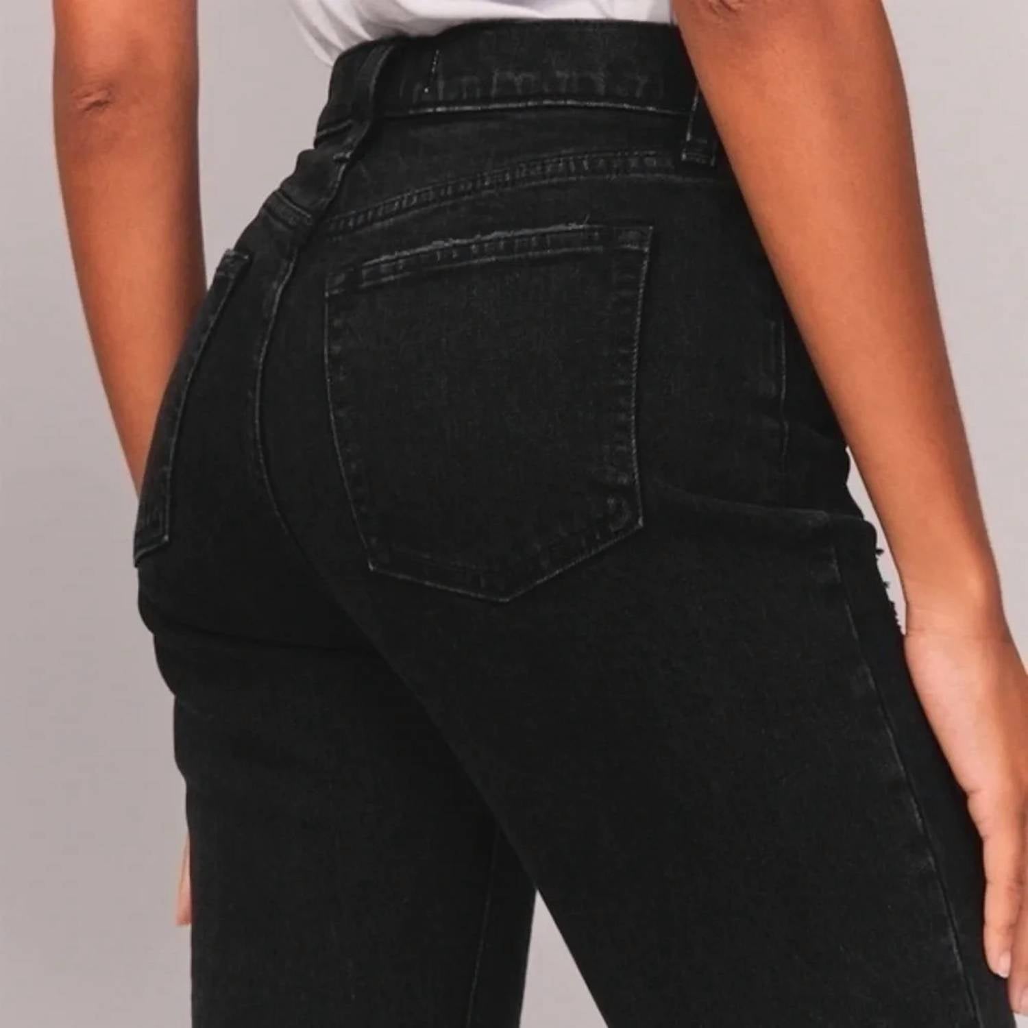 Abercrombie & Fitch - High Rise Mom Jeans