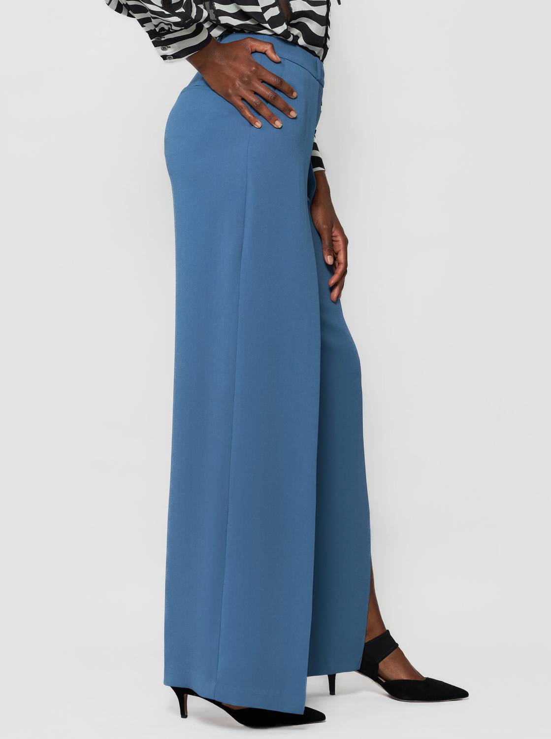 Solgo Atelier - Dina Wide Leg Crepe Pants