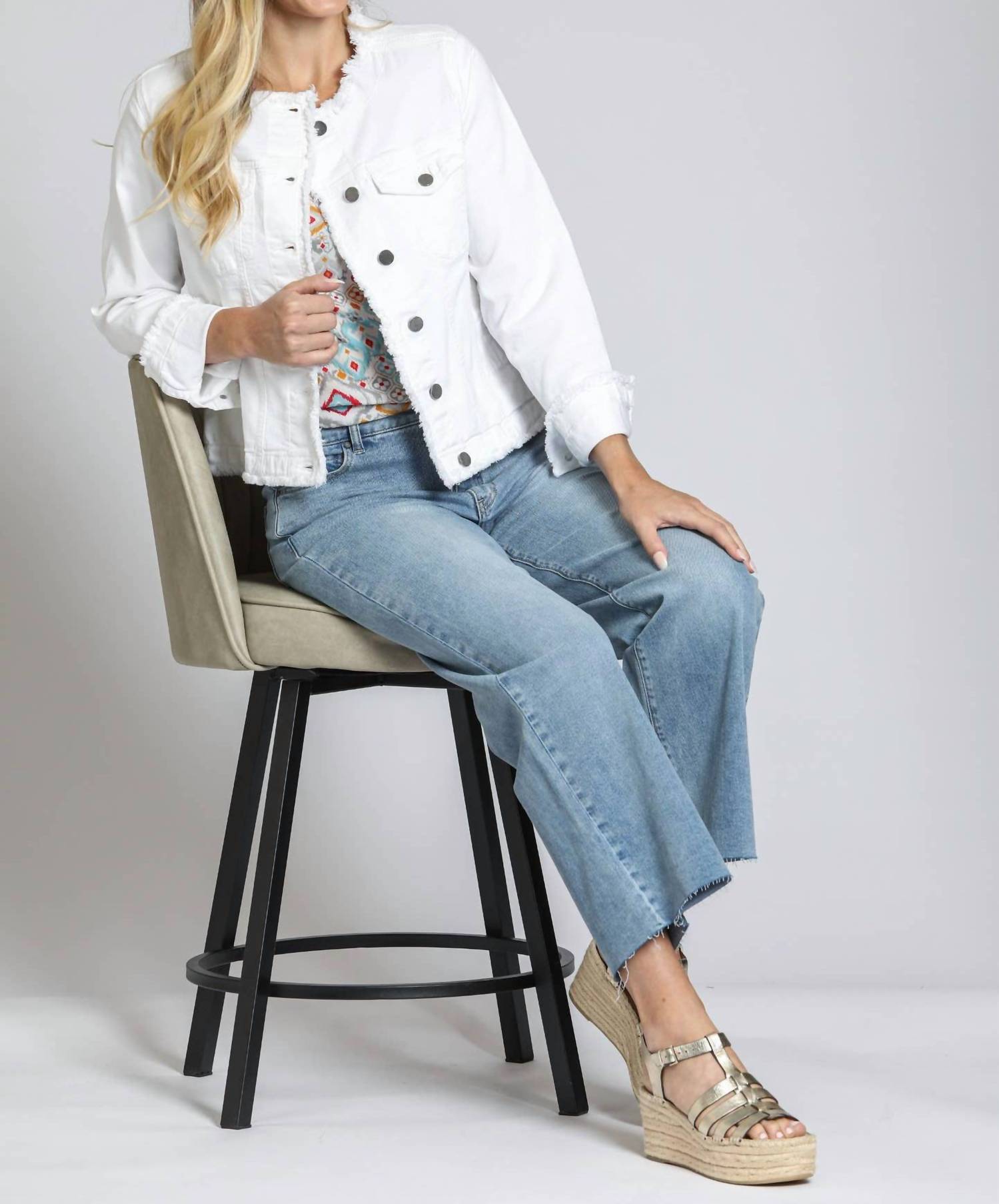 Apny - Jean Jacket With Frayed Detail