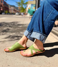 Cydwoq - Women's Stone Slide Sandals