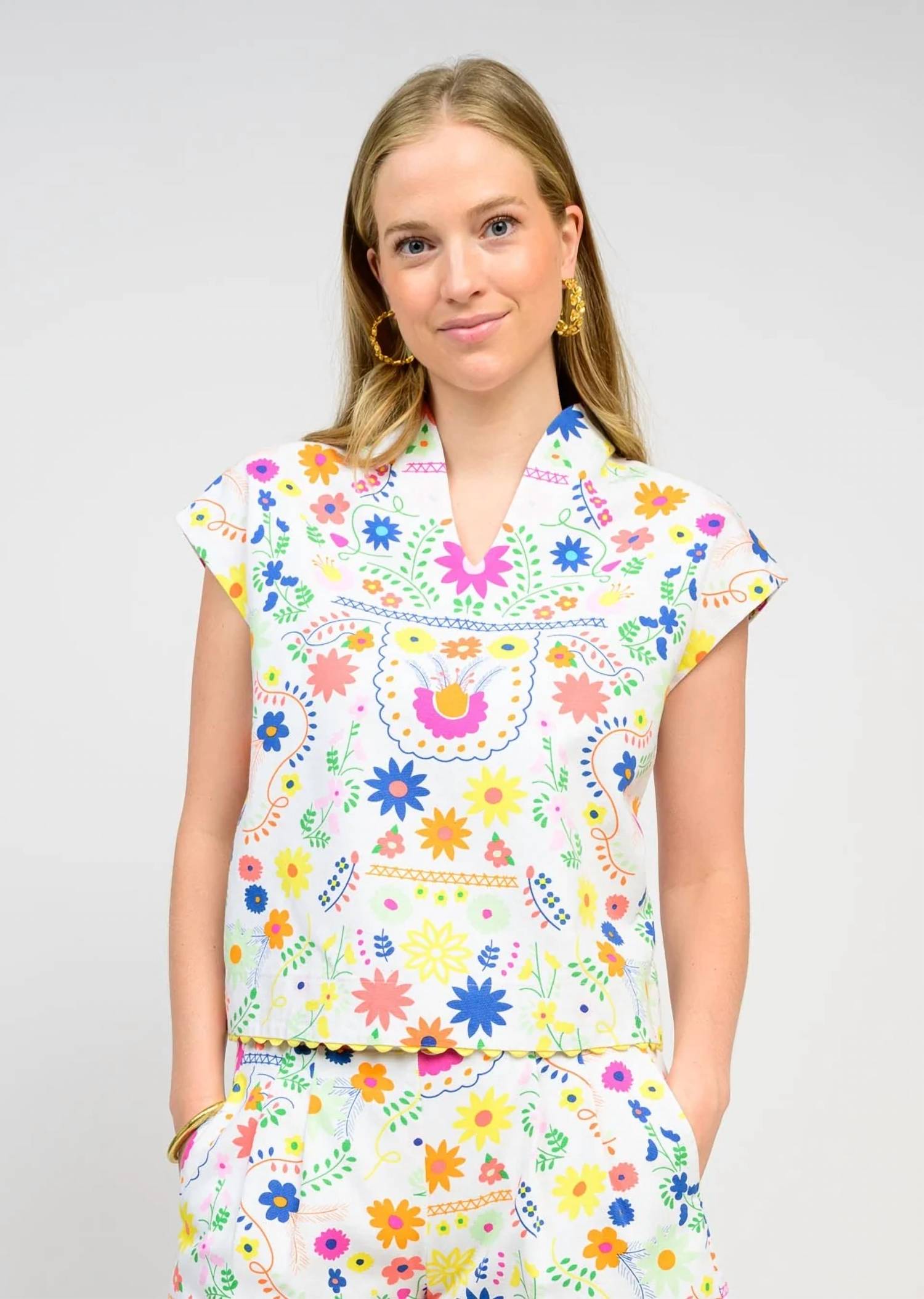 Ivy Jane - Flores V-neck Cap Sleeve Top