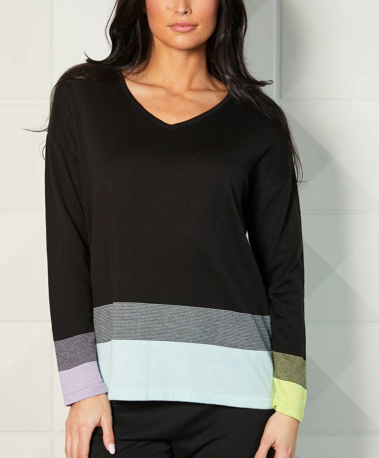 French Kyss - Colorblock V-Neck Knit Top