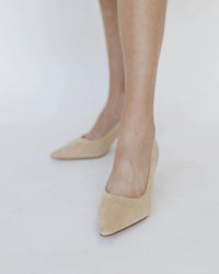 Beast Fashion - Women's Pointed-toe Mid-heel Pumps