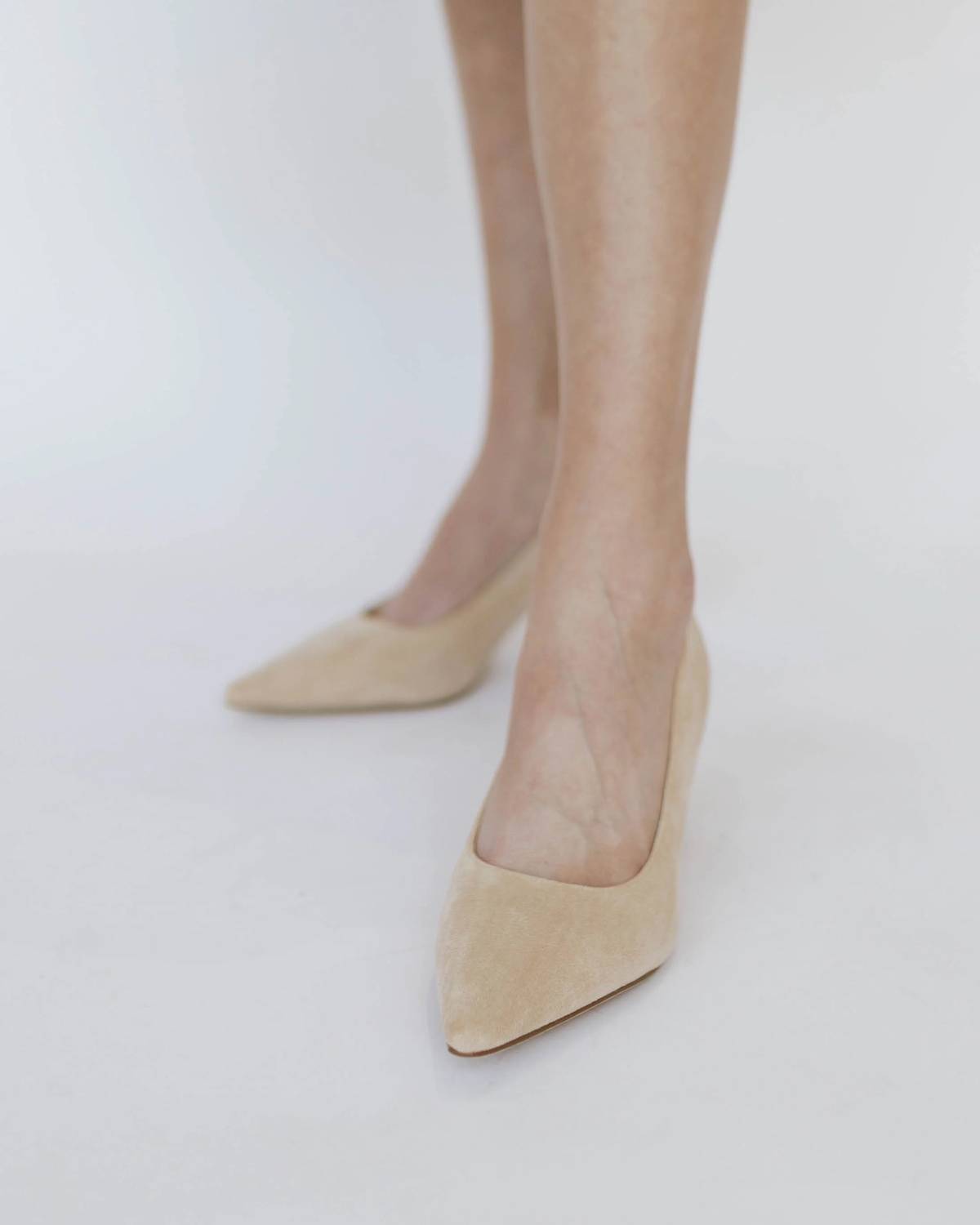 Beast Fashion - Women's Pointed-toe Mid-heel Pumps