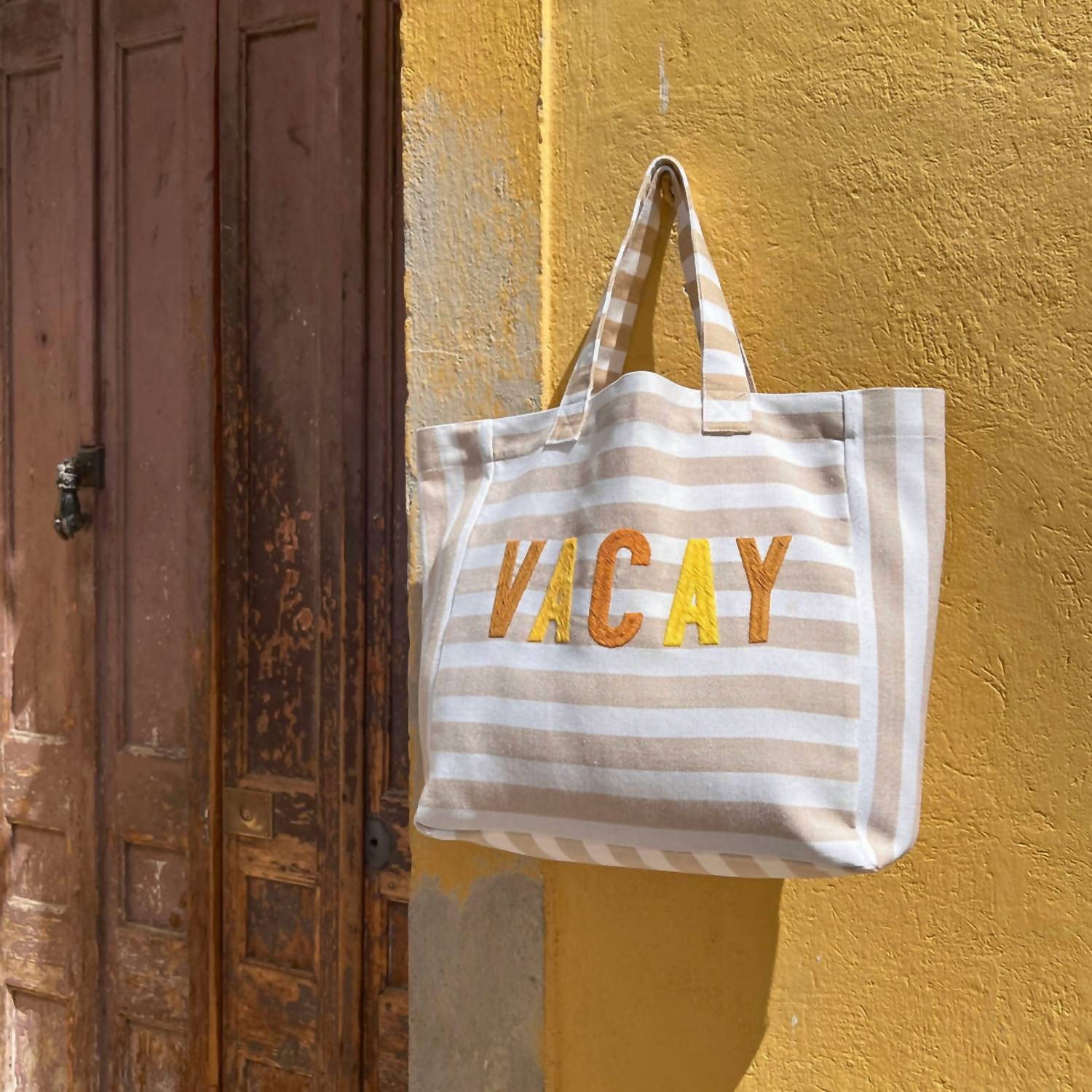 Las Bayadas - Women's Isai Embroidered Small Tote Bags