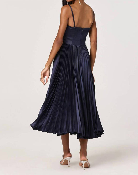 Astr - Ascella Sweetheart Pleated Midi Dress