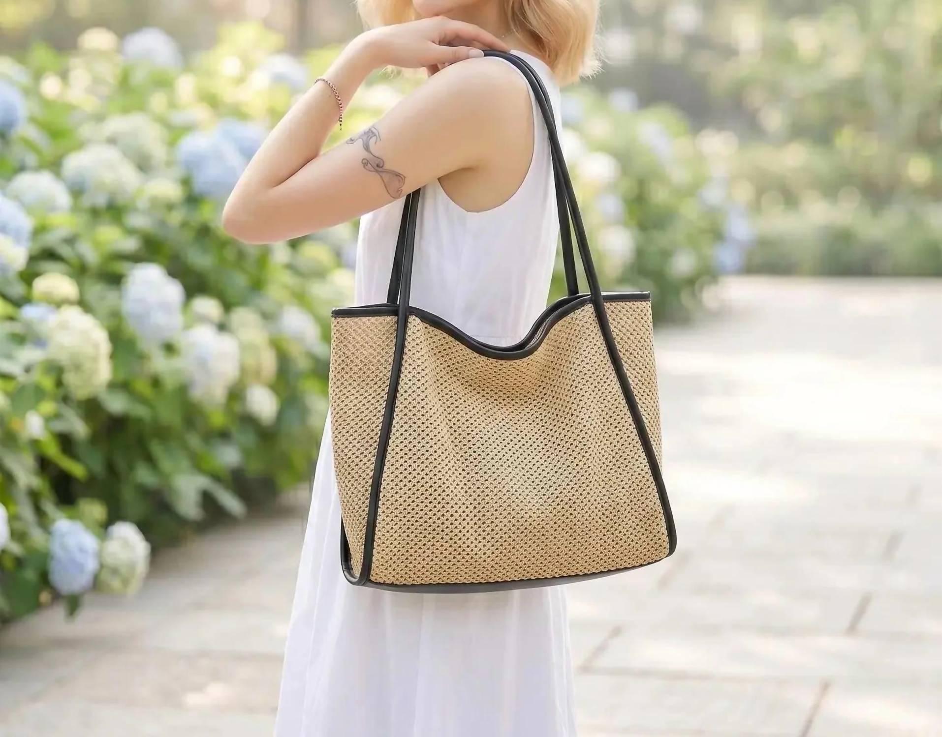 Anna-Kaci - Women's Desert Dunes Woven Tote Bag