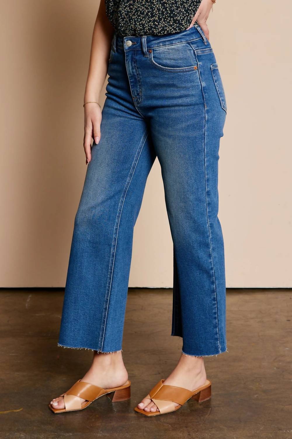 Tea N Rose - Amanda Wide Leg Crop Raw Hem Jeans