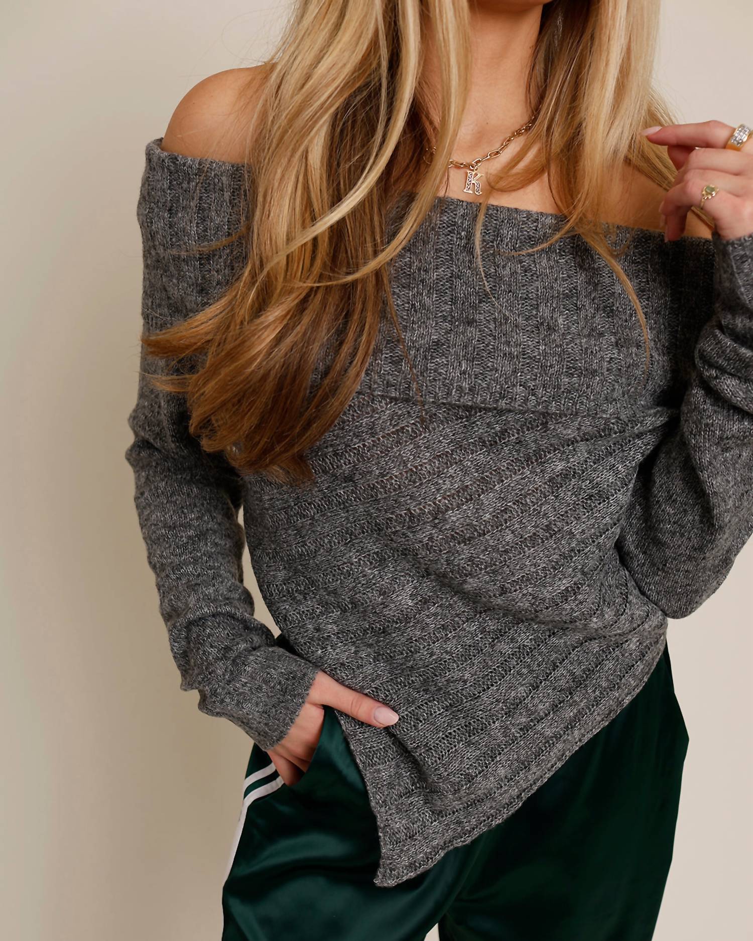 Line And Dot - Face Card Sweater