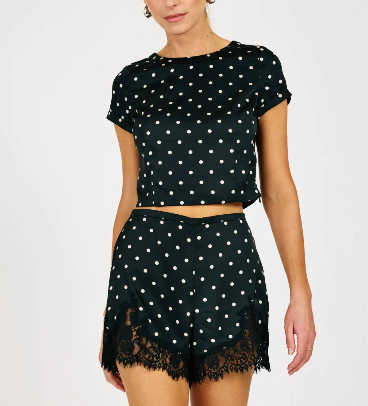 Line And Dot - Sophie Short