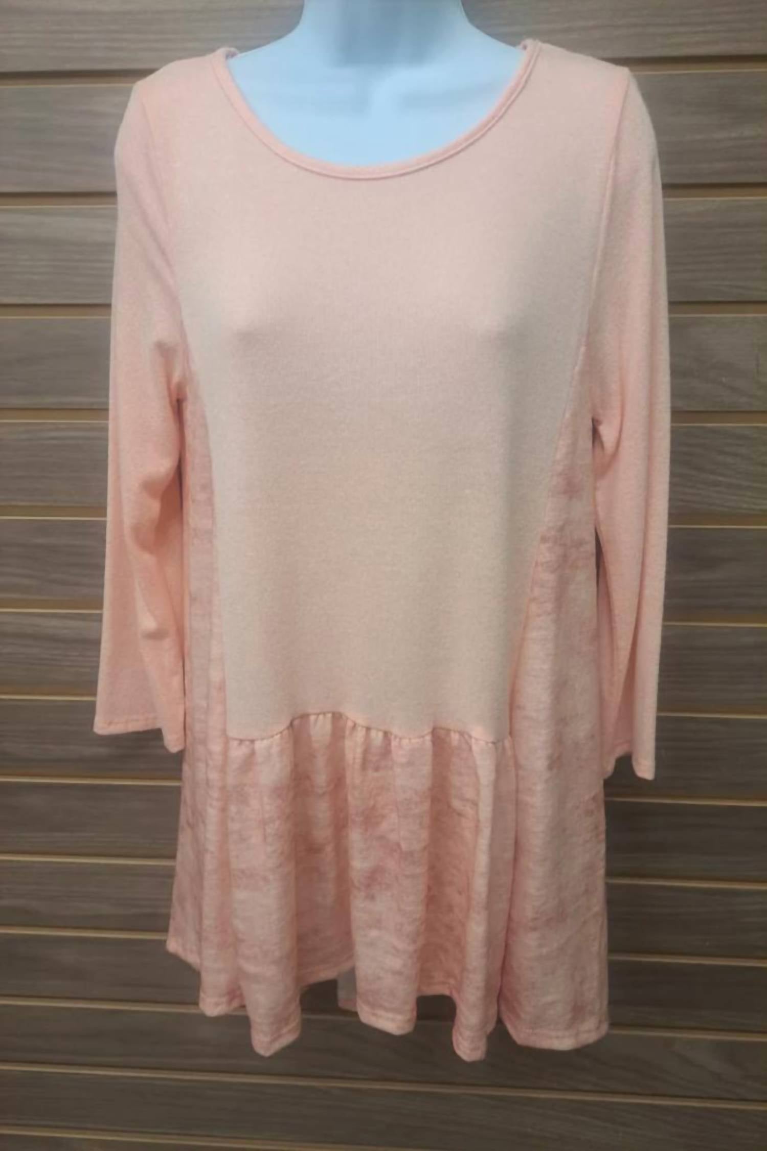 Andree By Unit - Women's Peach 3/4 Sleeve Ruffled Bottom Top