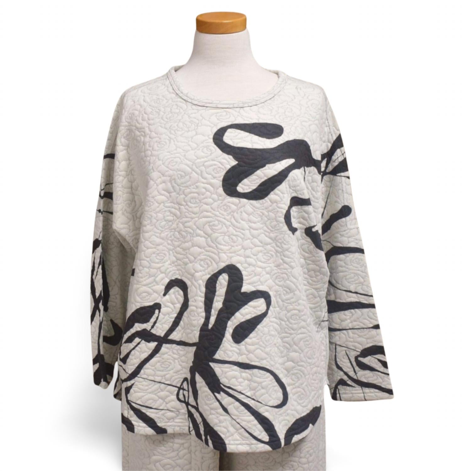 Inoah - Women's Scatter Dolman Pullover