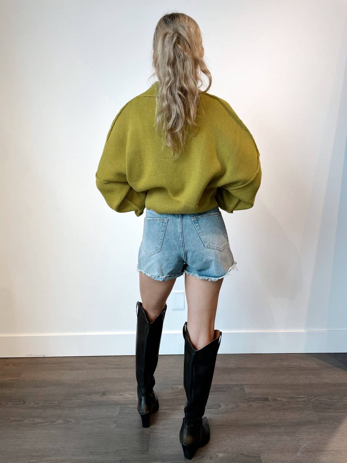 In-Loom - Izzy Cropped Pullover Sweater
