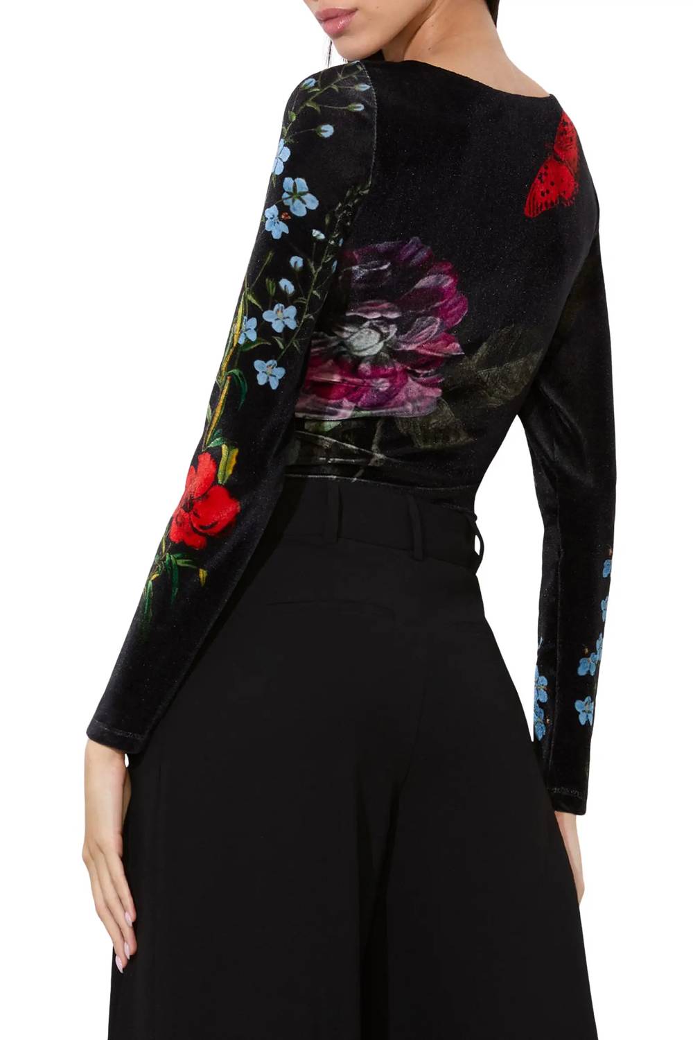 Alice + Olivia - Delaina Scoop Neck Long Sleeve Top