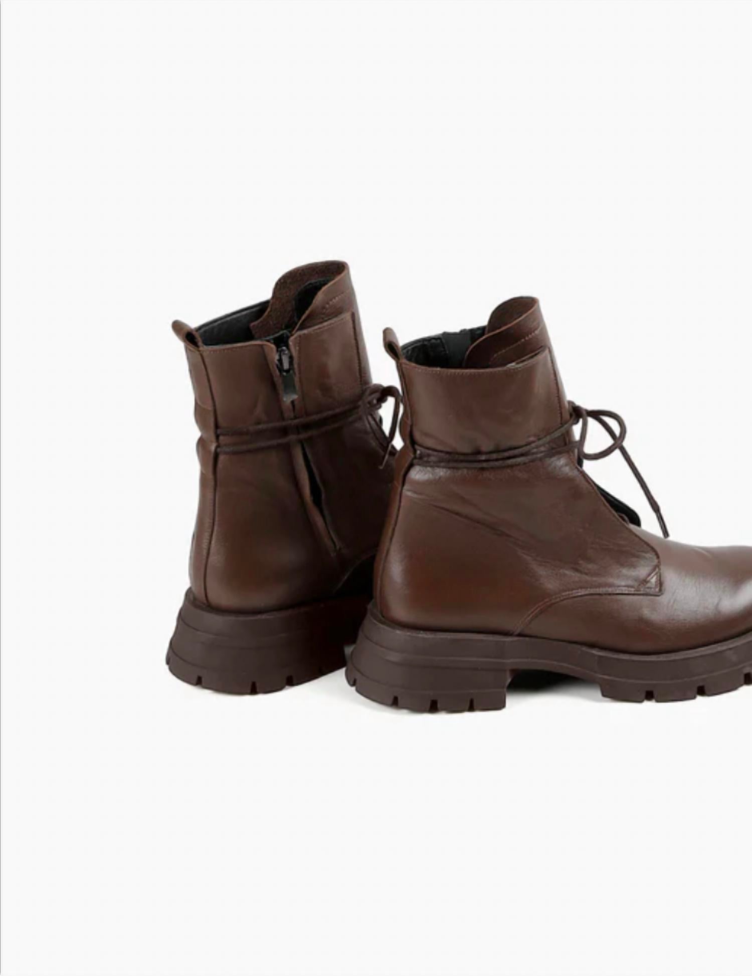 All Black - Women's Tie Lugg Boots