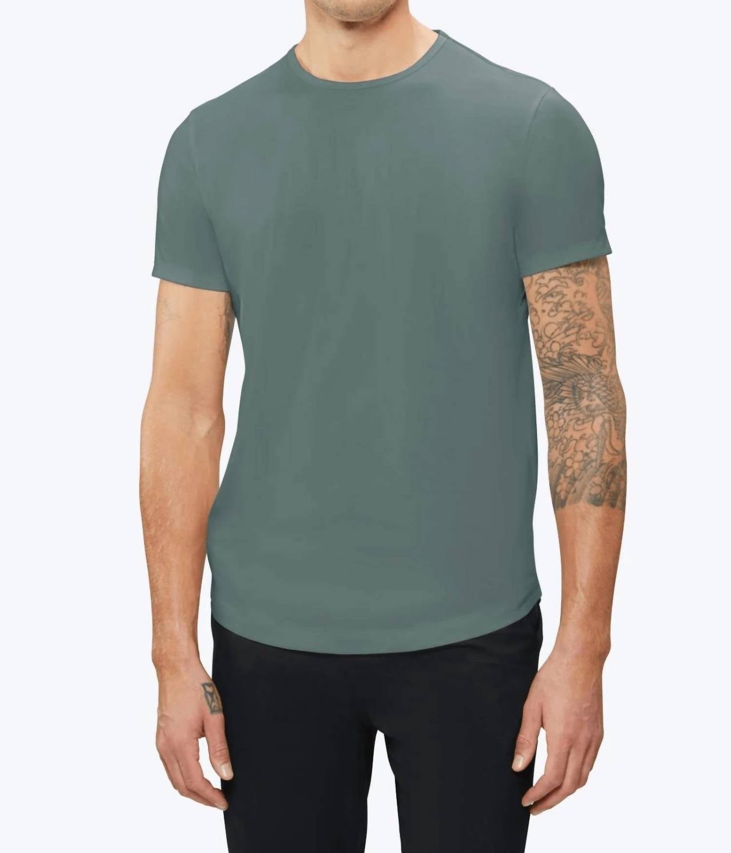 Cuts - Ao Curve Hem Tee