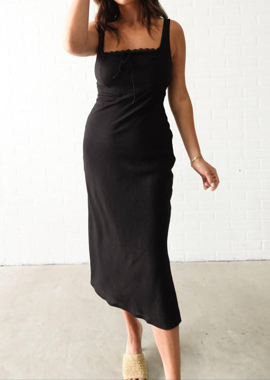 Le Lis - Square Neck Lace-lined Dress