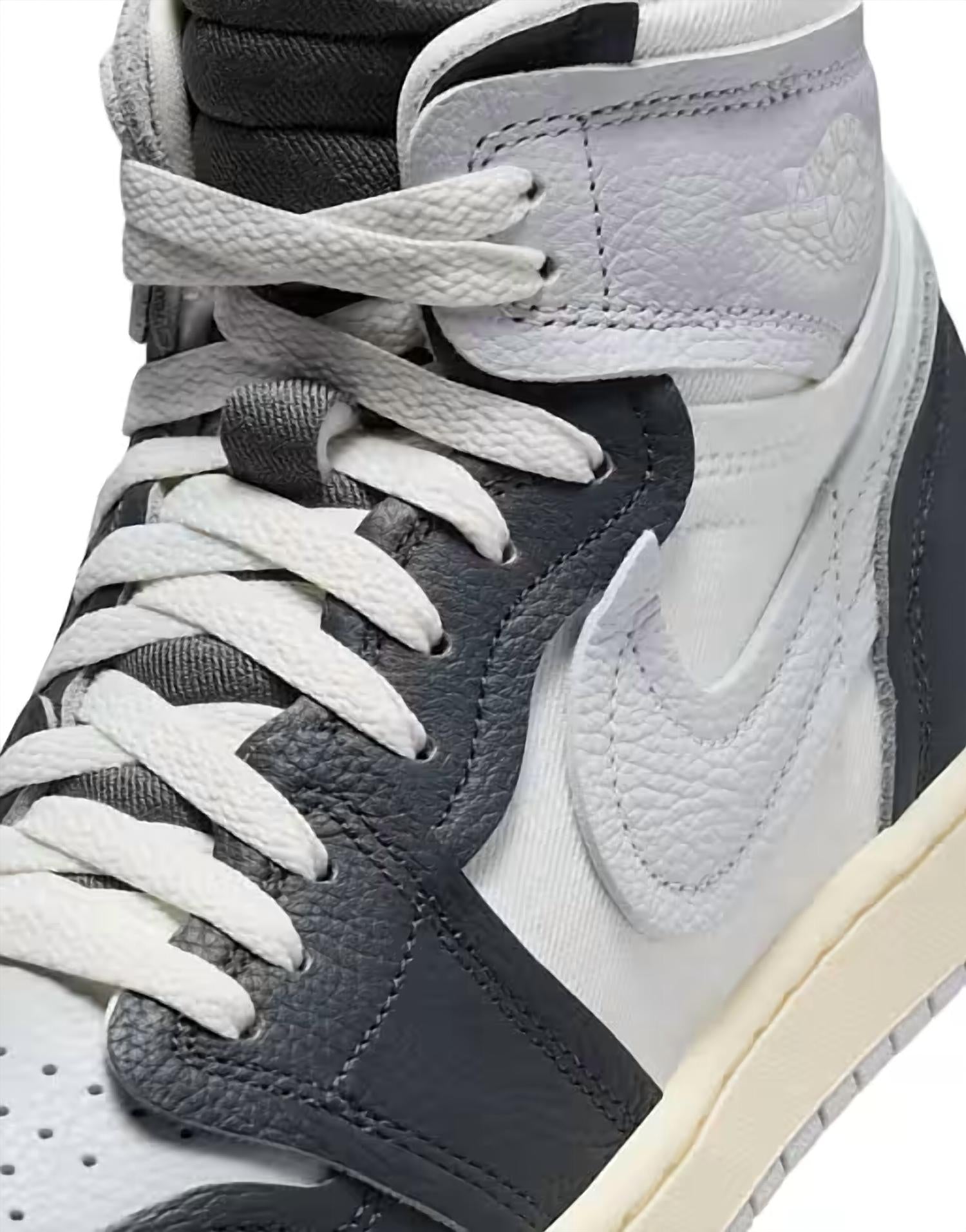 Jordan - Women's Air Jordan 1 Sneaker