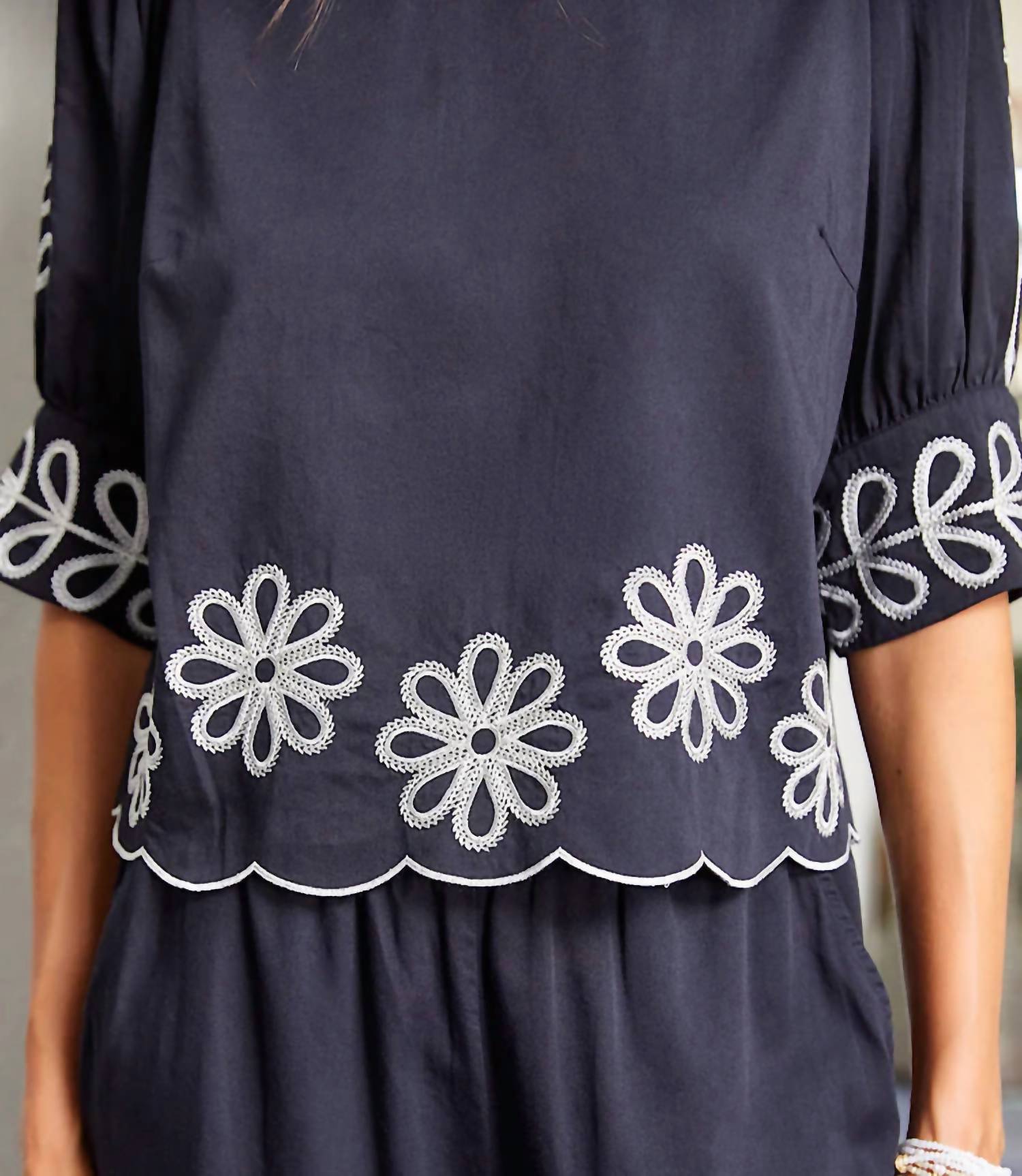 Karen Kane - Tesni Three Quarter Sleeve Embroidered Scallop Top