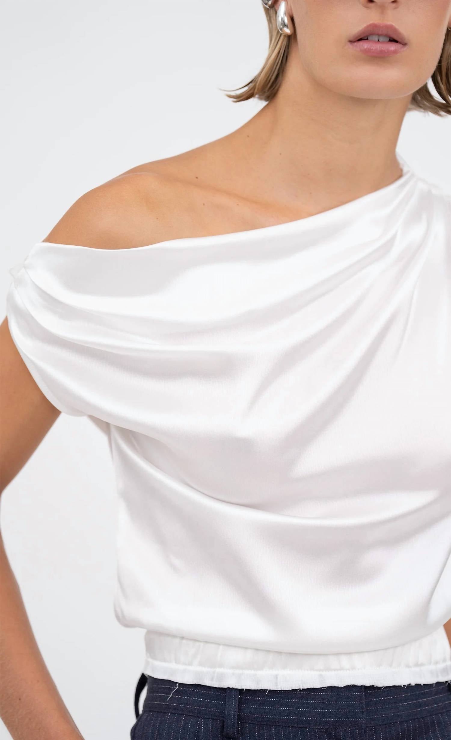 Nonchalant Label - Adelina Crop Top