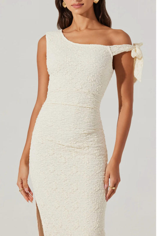 Astr - Emely Floral One-Shoulder Stretch Lace Dress