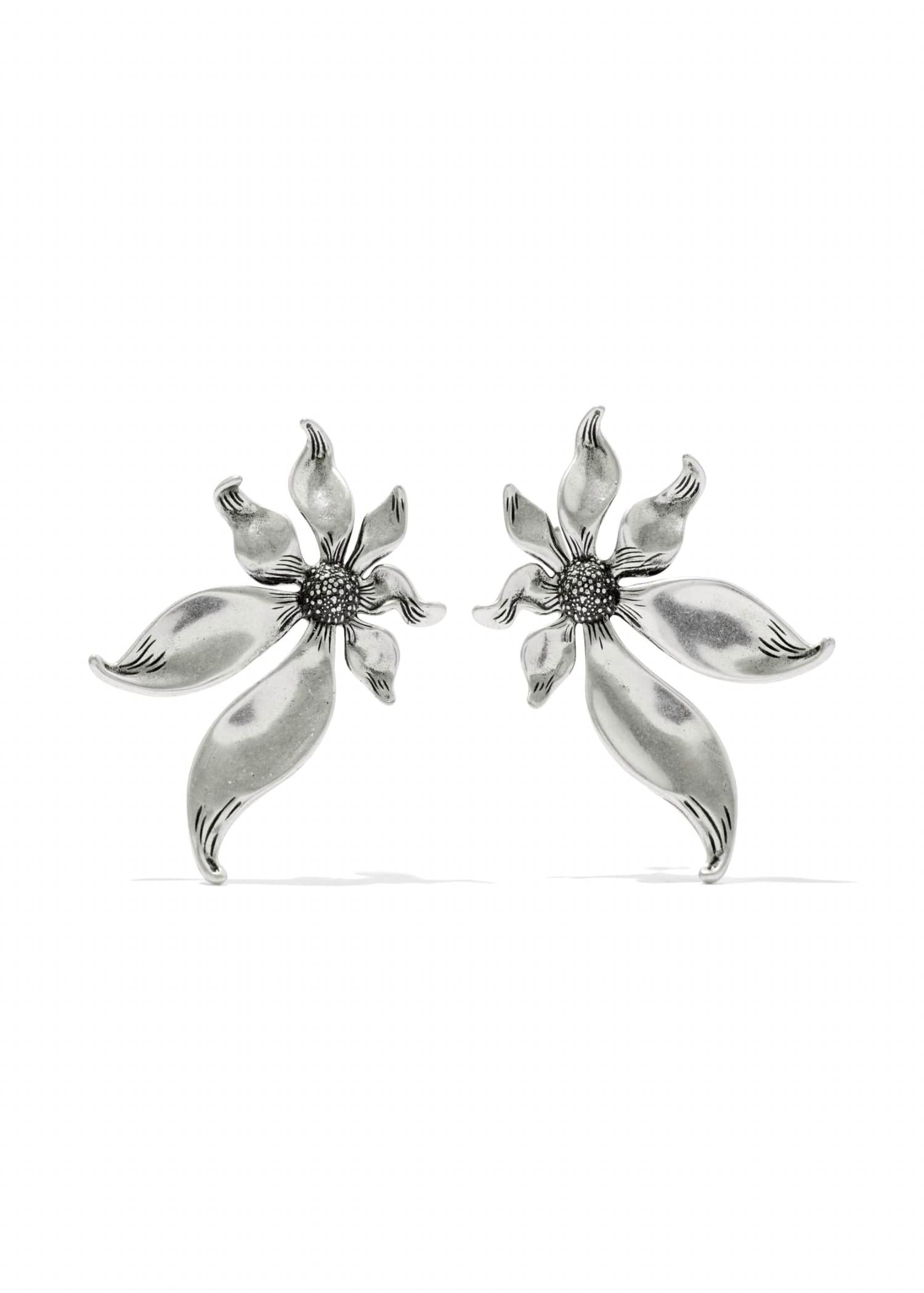 Kendra Scott Women's Anya Flower Stud Earrings in vintage rhodium - women's jewelry - detail view