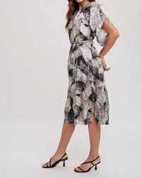 Fun 2 Fun - Gather Round Abstract Midi Dress