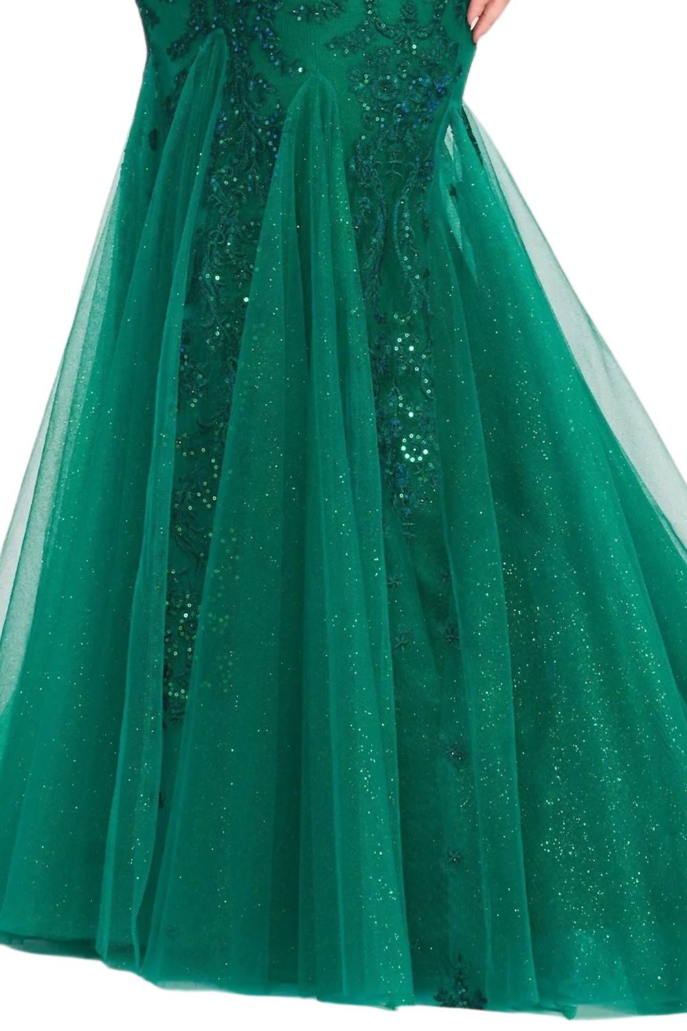 Ellie Wilde - V-neck Trumpet Prom Dress