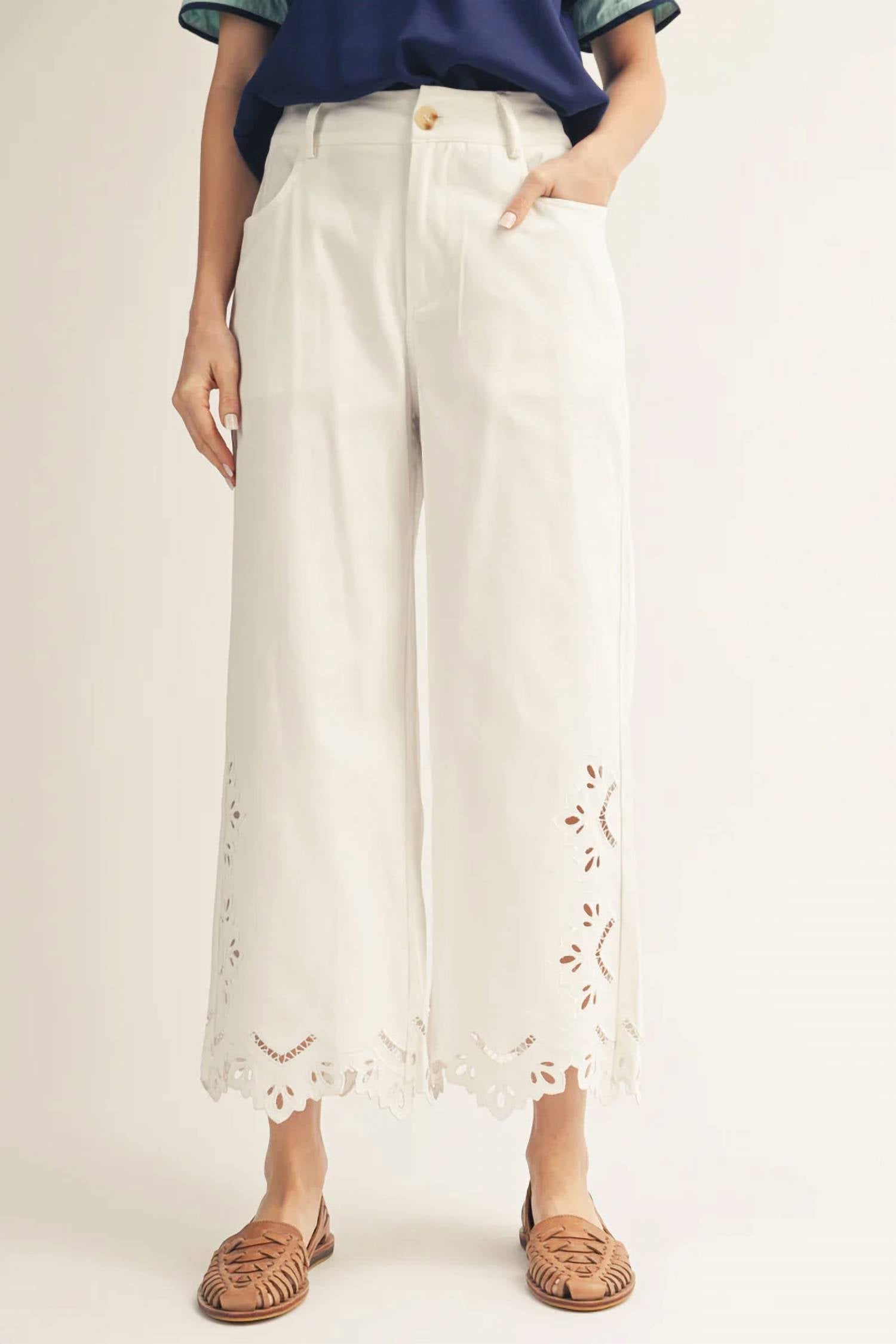 Jodifl - Eyelet Hem Cropped Pants