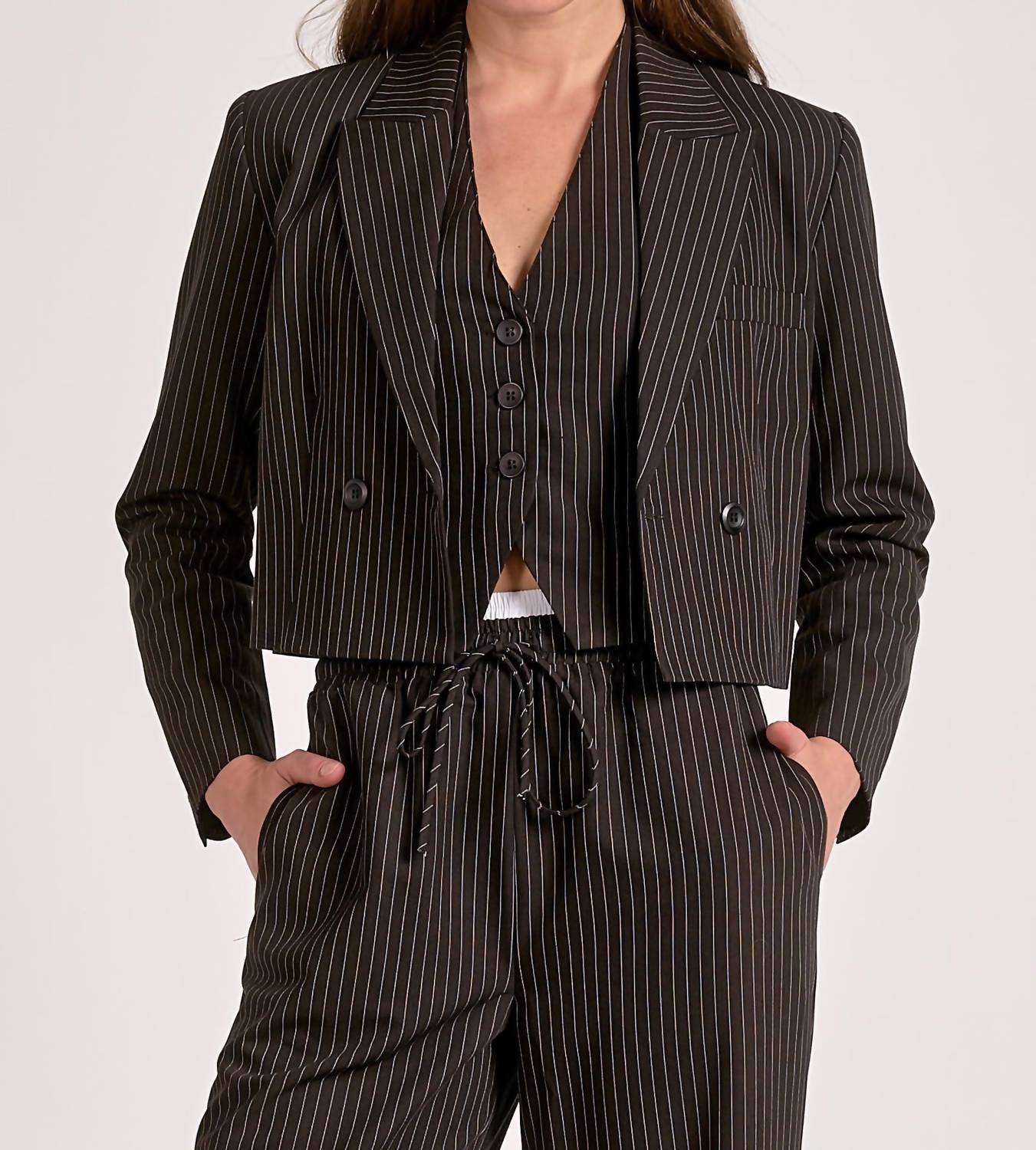 Elan - Women's Cropped Pinstripe Blazer