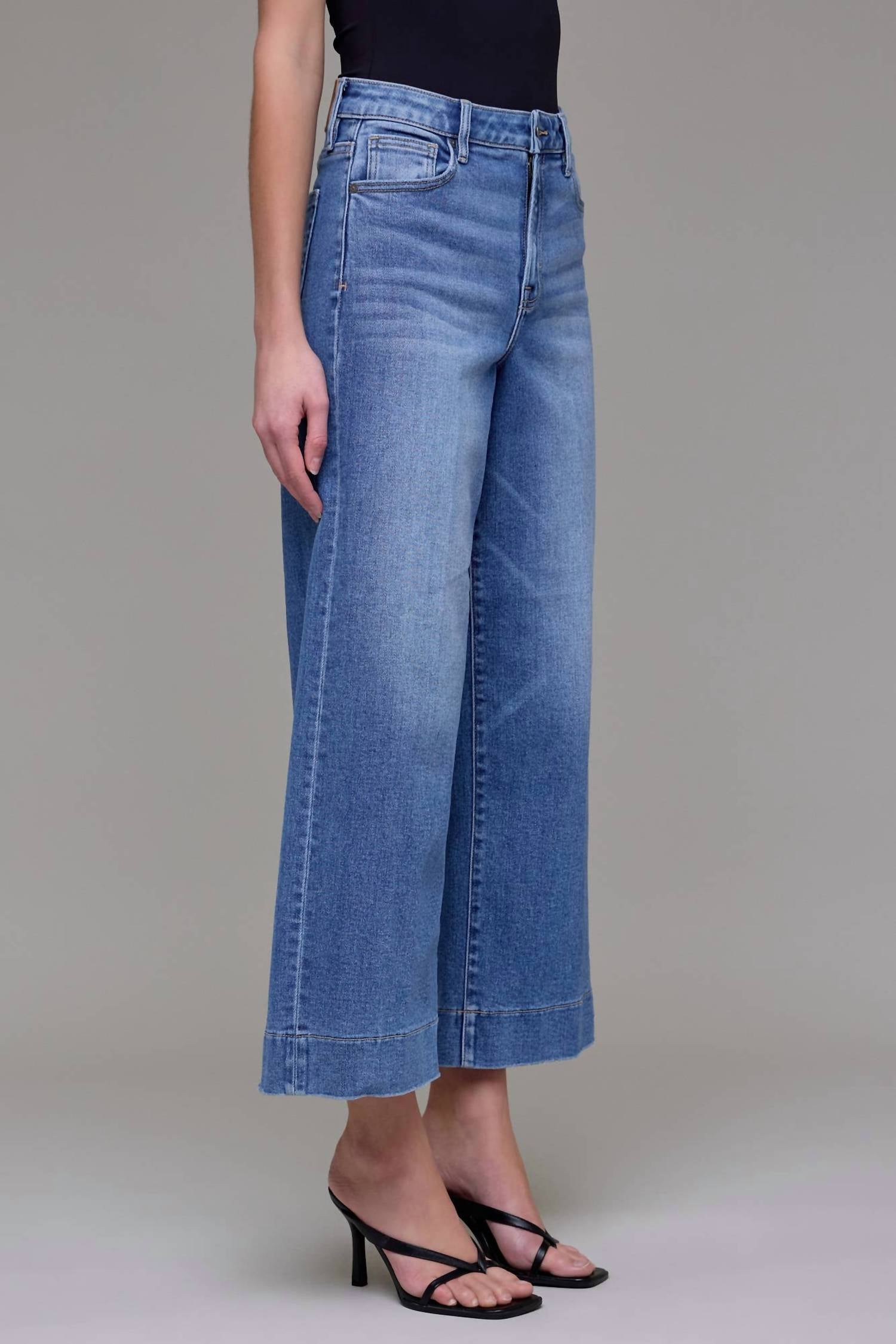 Hidden - Cropped Stretch Jeans
