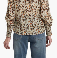 Apny - Cheetah Print Ruched Collar Top