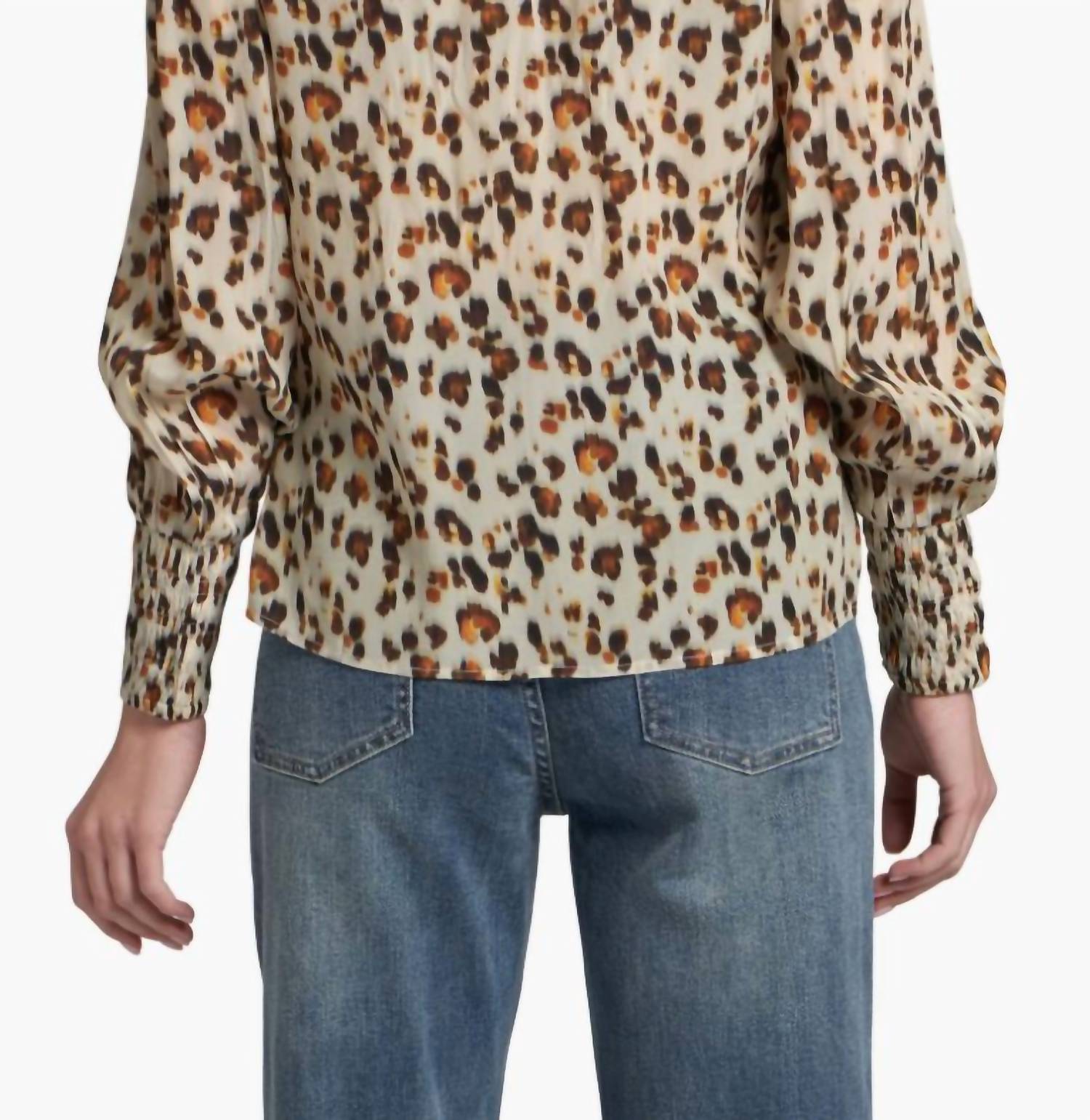 Apny - Cheetah Print Ruched Collar Top