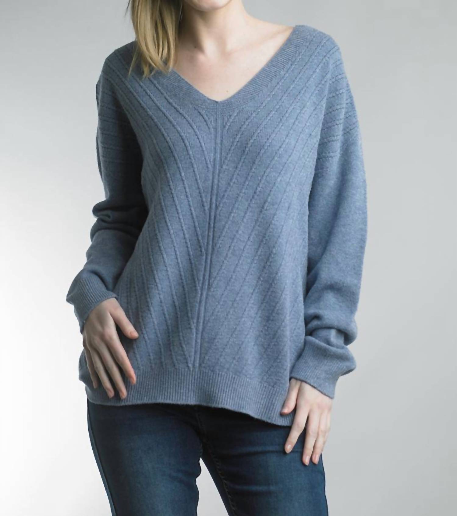 Tempo Paris - V-neckline Front Seam Tunic Sweater