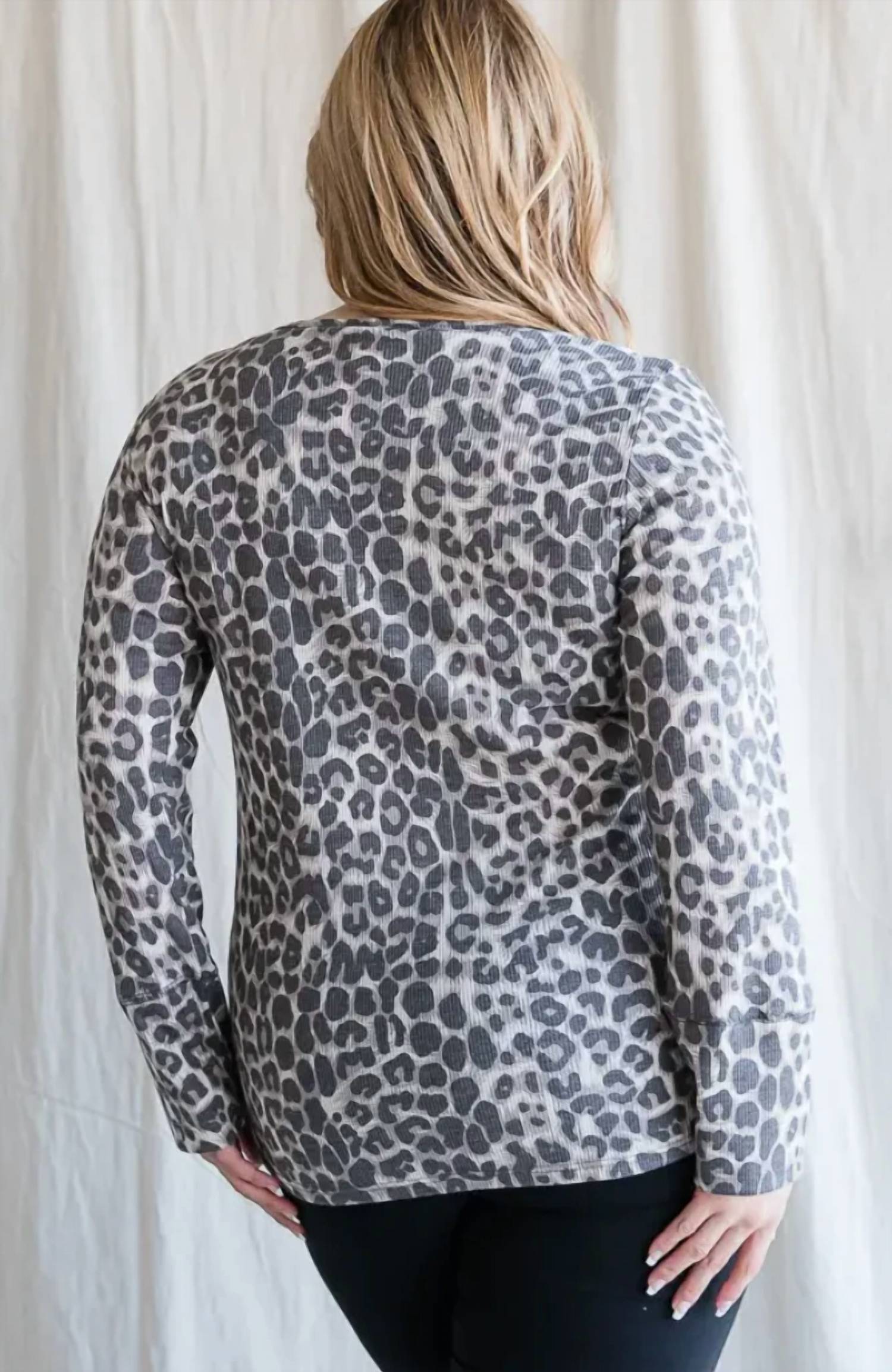 7Th Ray - Long Sleeve Leopard Henley Tee