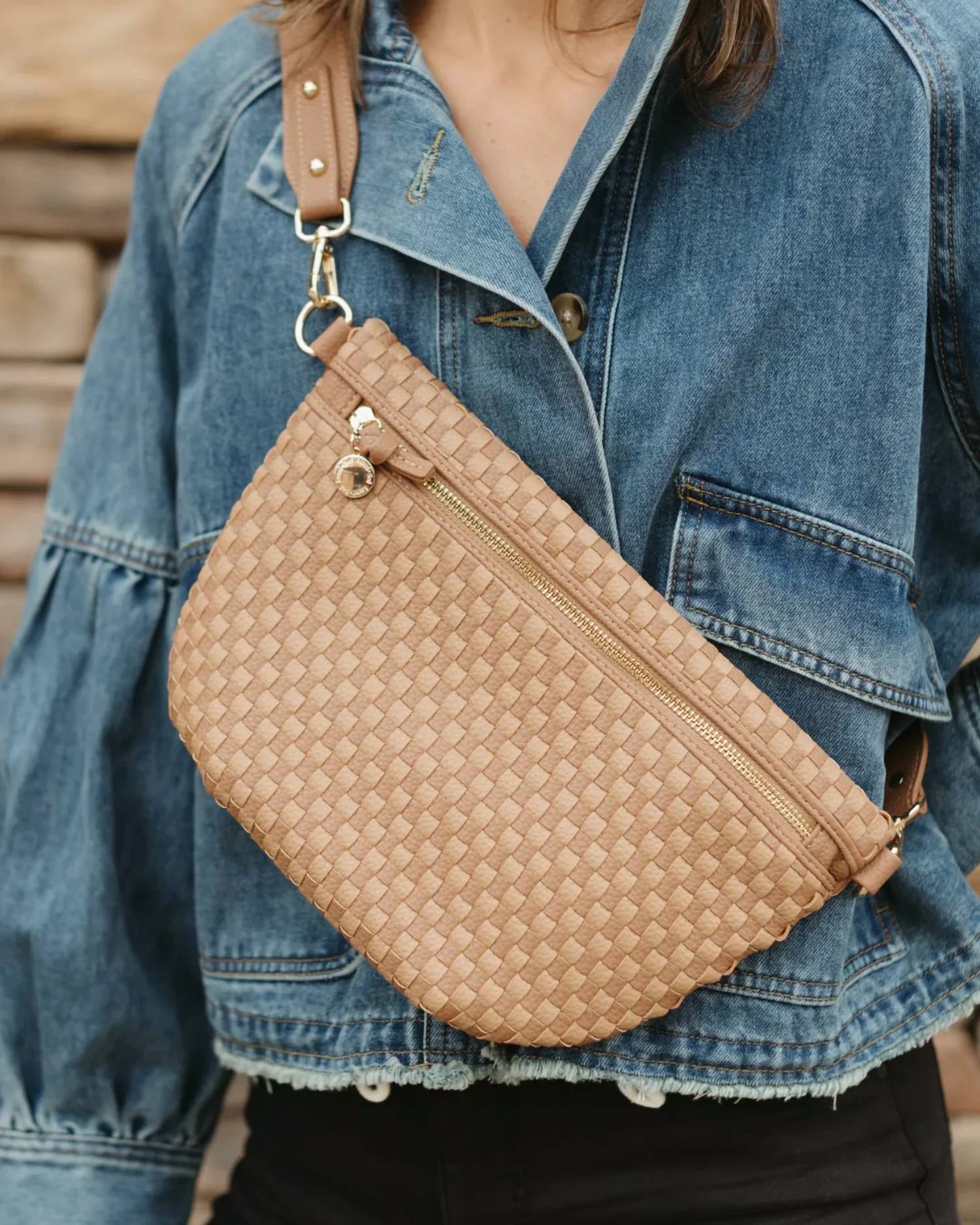 Lumi + Sol - Women's Woven Crossbody Bag