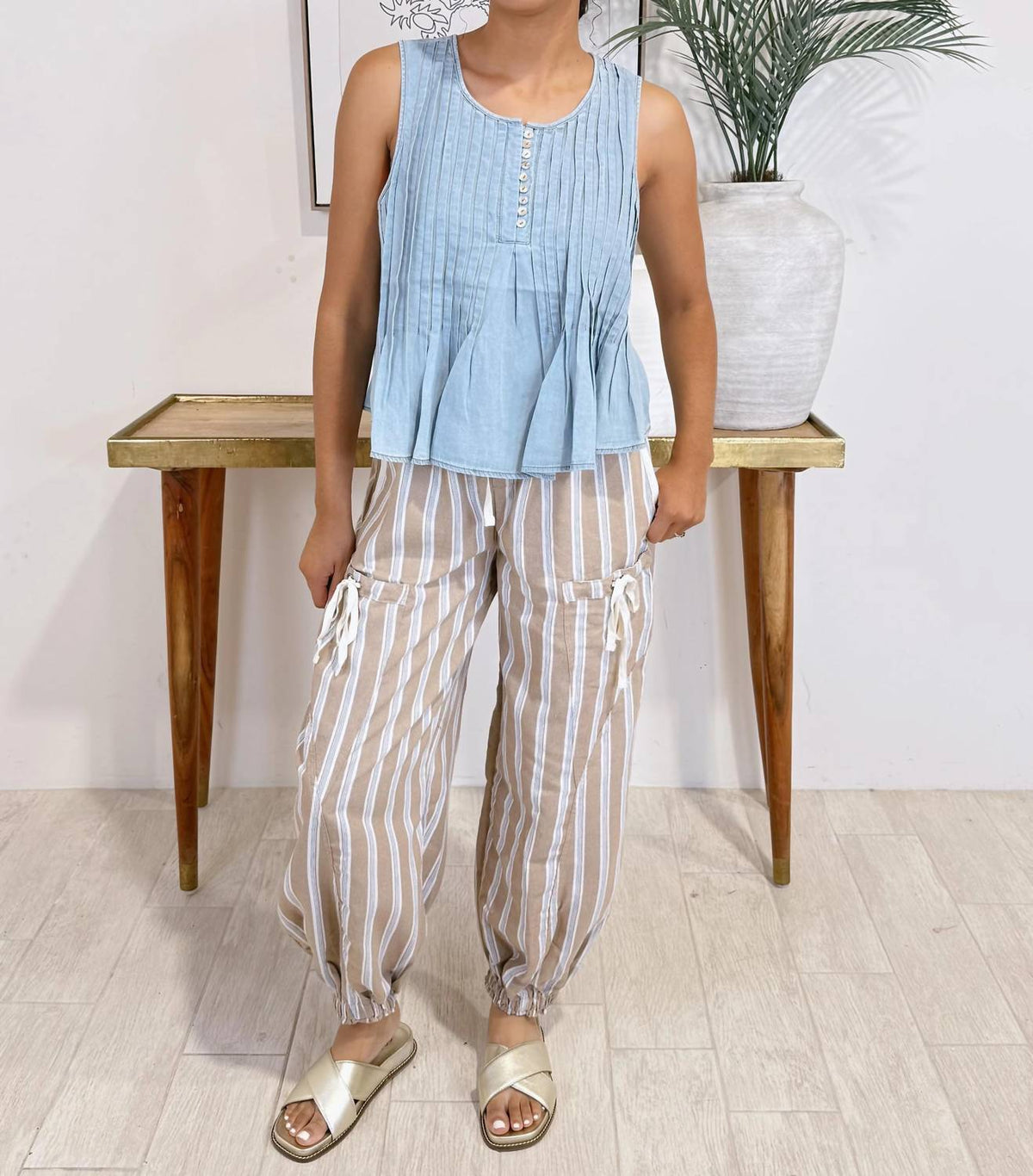 Ee:Some - Pleated Sleeveless Blouse