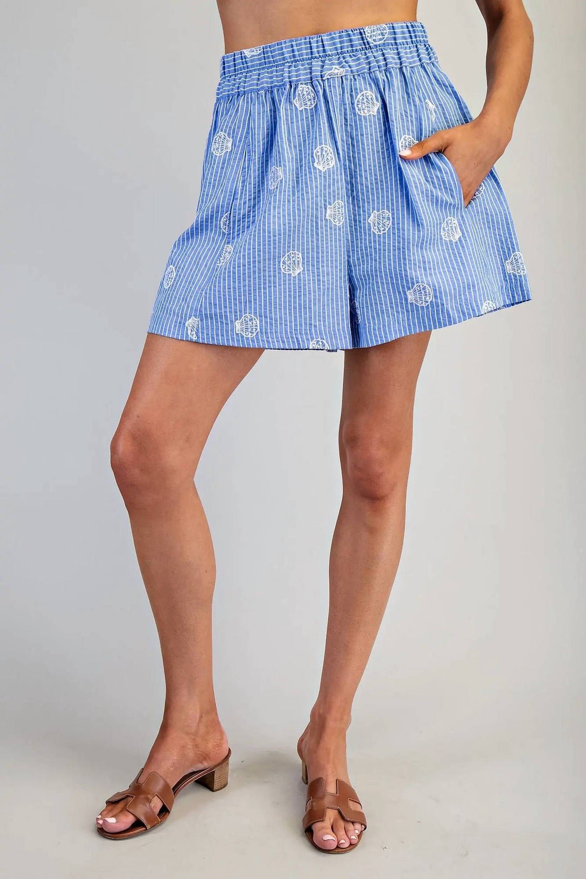 Ee:Some - Seashell Embroidered Short
