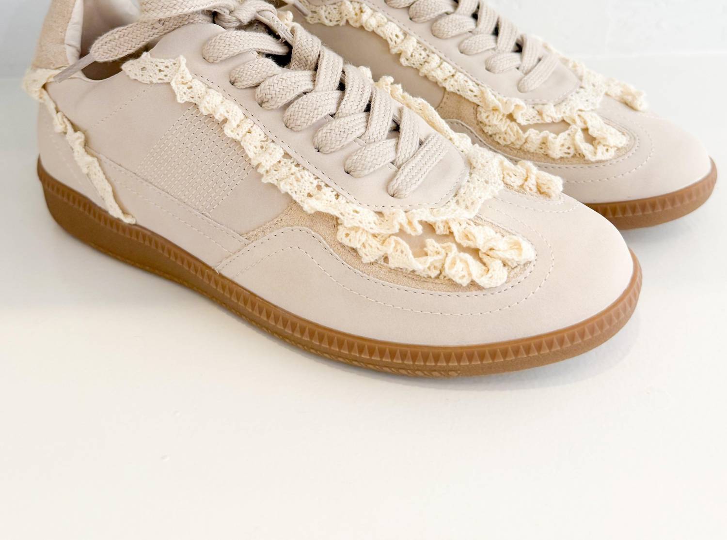 Oasis Society - Women's April Lowcut Sneaker