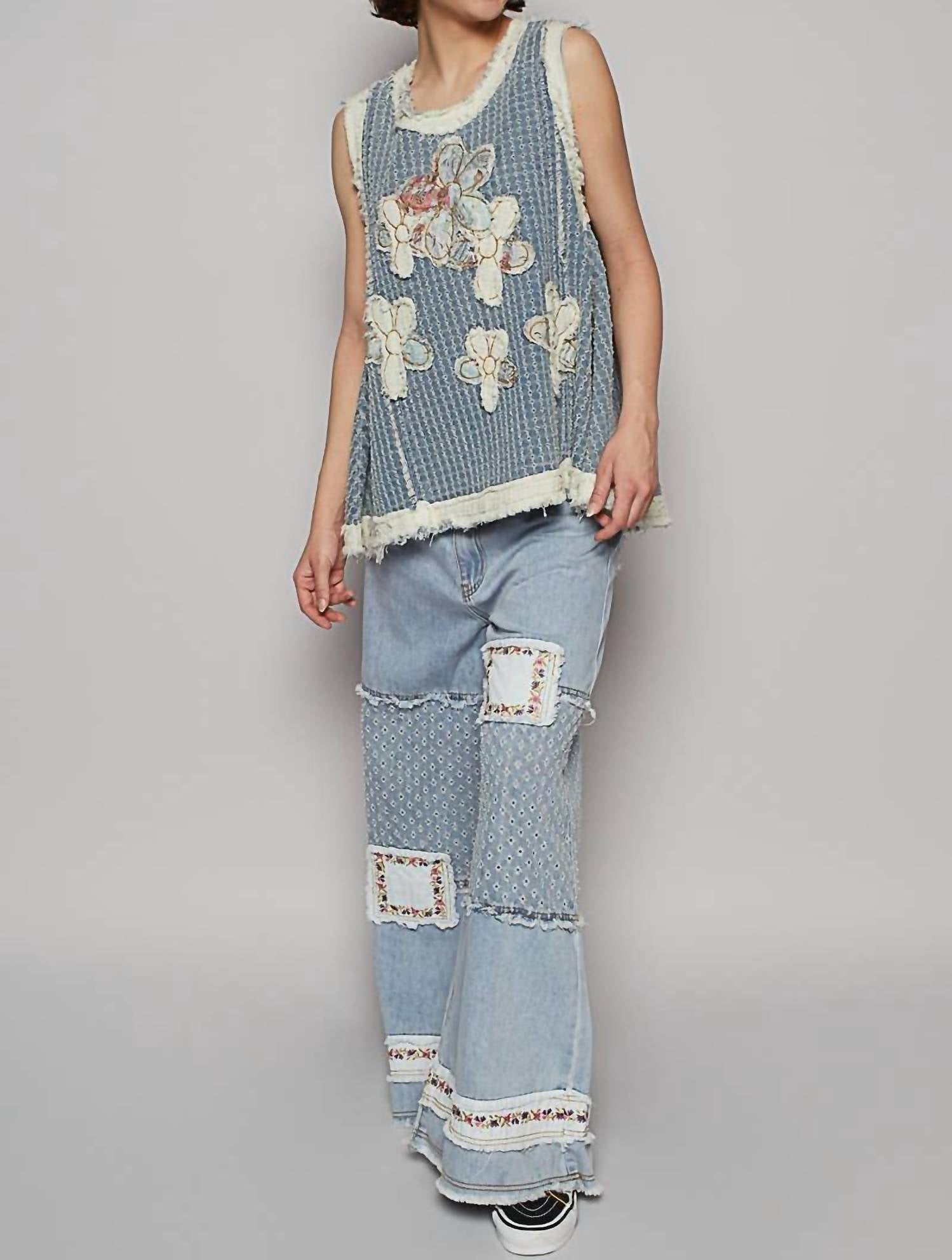 Pol - Round Neck Sleeveless Flower Patch Top