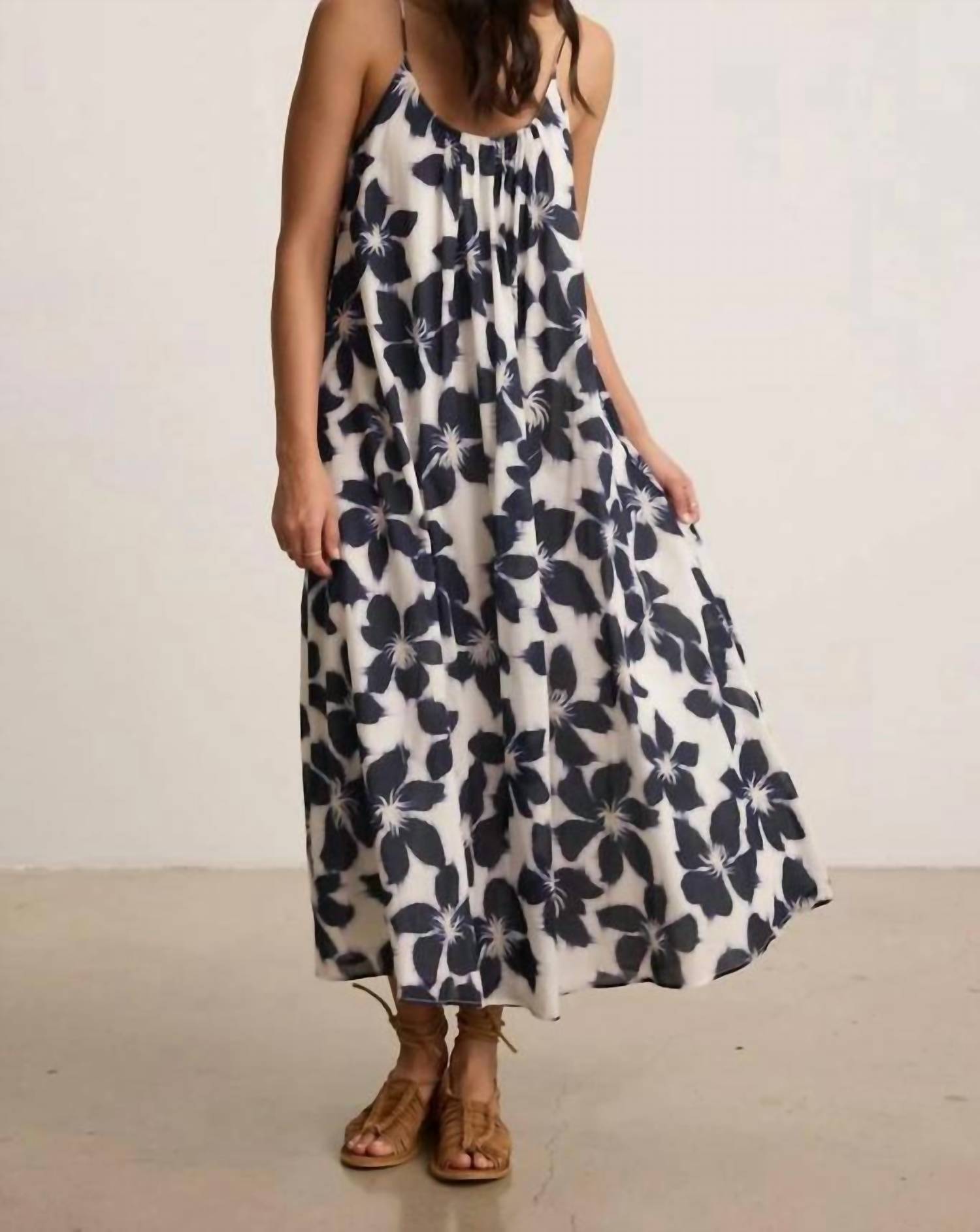 Velvet by Graham & Spencer Alexa Long Dress in azul - women's dress